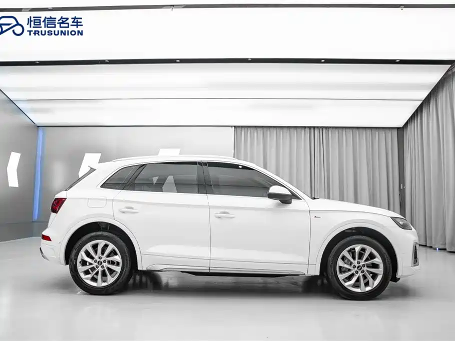 Audi Q5L 2022 40T Luxury