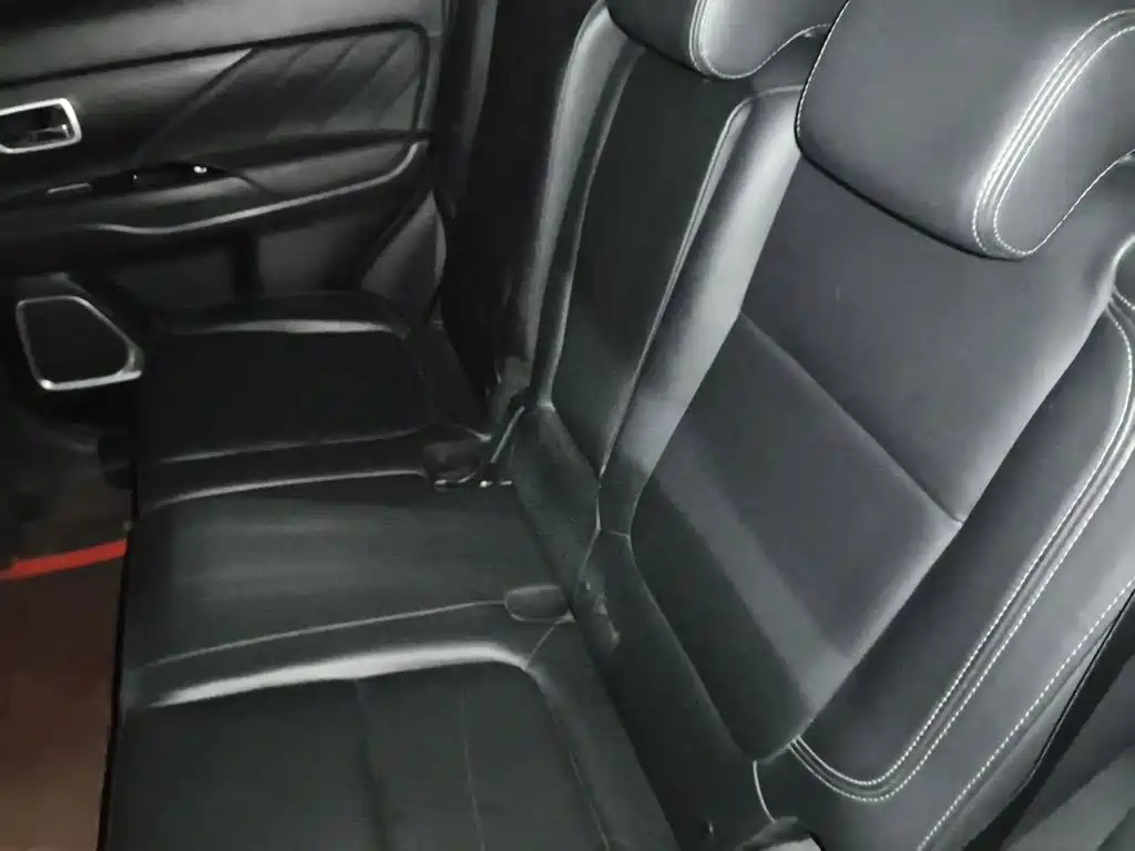 Mitsubishi Outlander — миниатюра 15