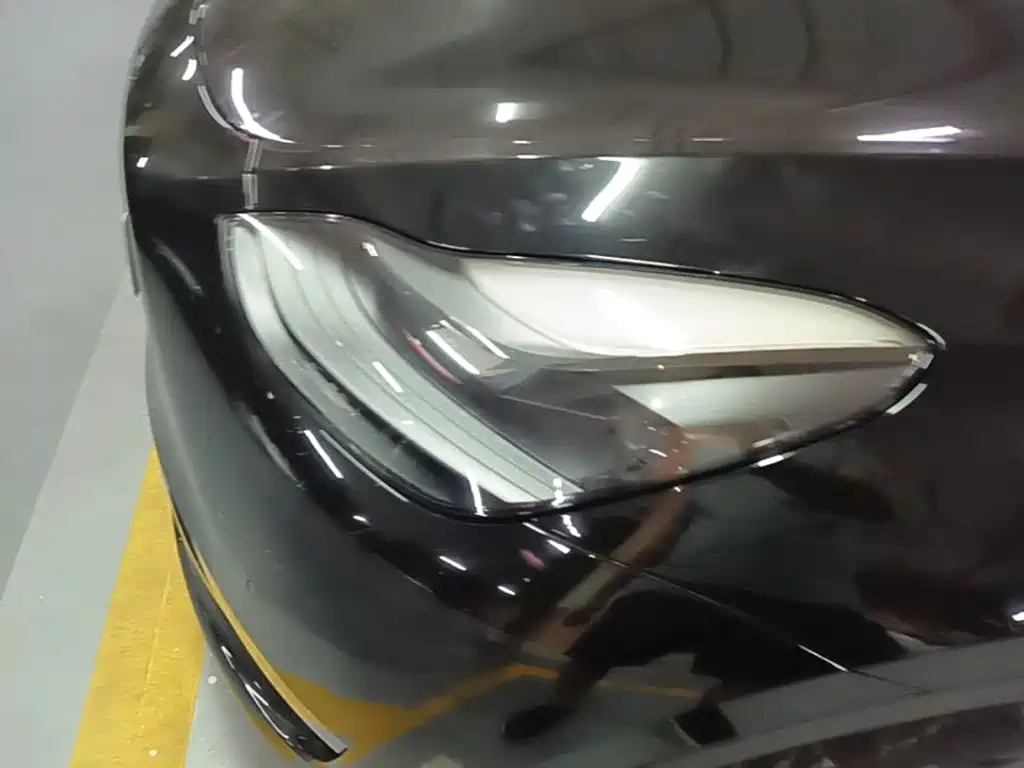 Tesla Model Y — миниатюра 24