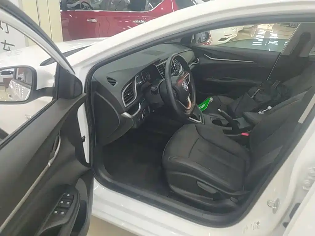 Buick Excelle — миниатюра 16