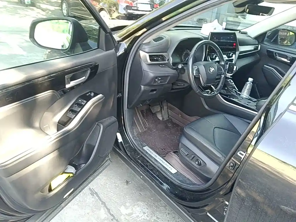 Toyota Highlander — миниатюра 16