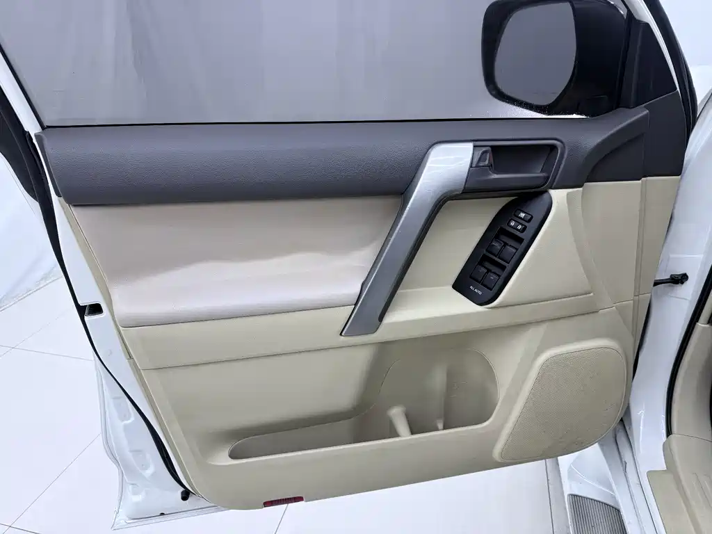 Toyota Land Cruiser Prado 2017 2.7L