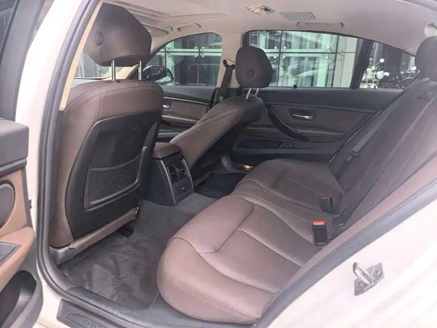 BMW 3 Series — миниатюра 4