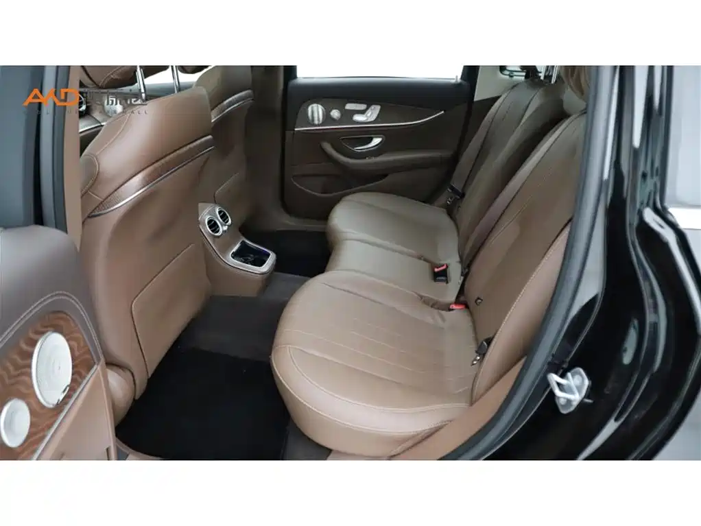 Mercedes-Benz E-Class — миниатюра 7