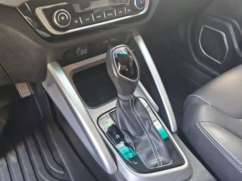 Geely Vision X3 — миниатюра 14