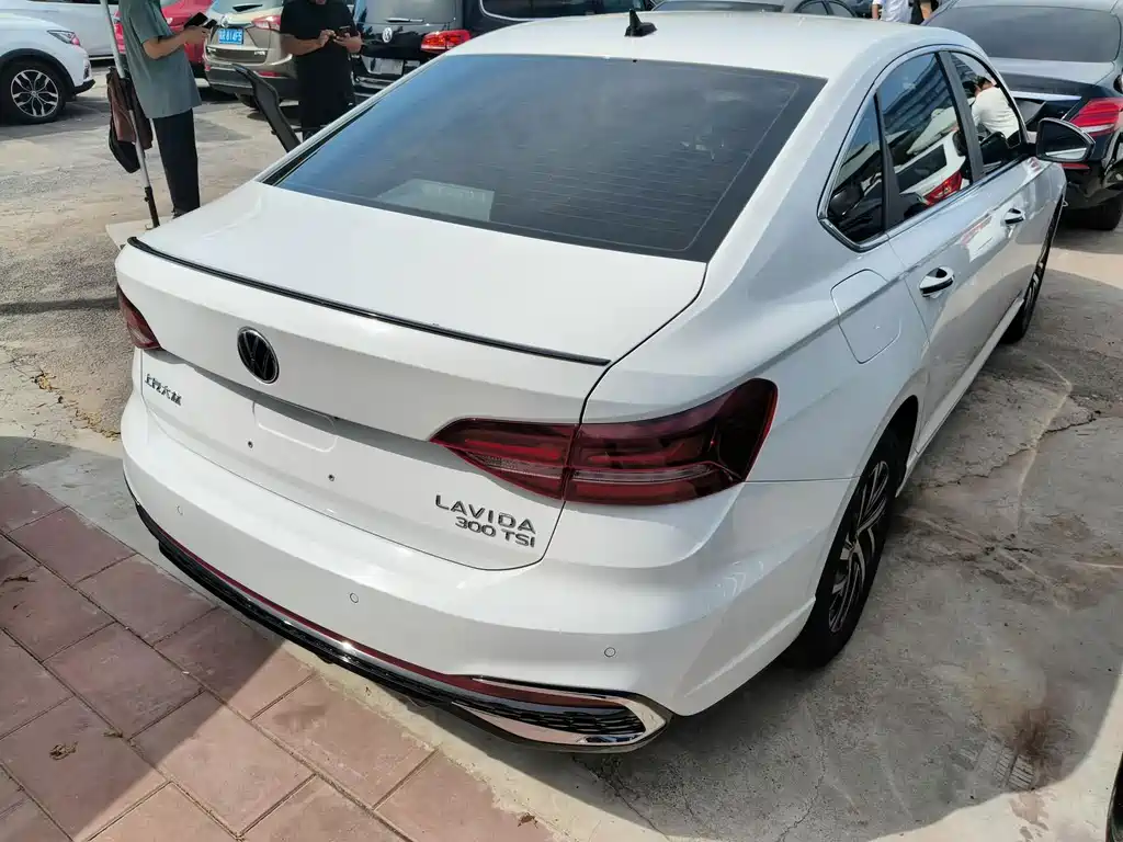 Volkswagen Lavida — миниатюра 4