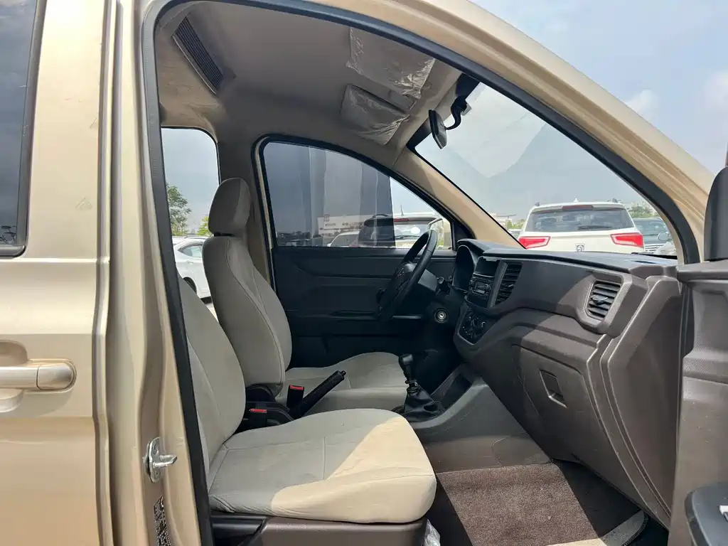 WULING WULING HONGGUANG V