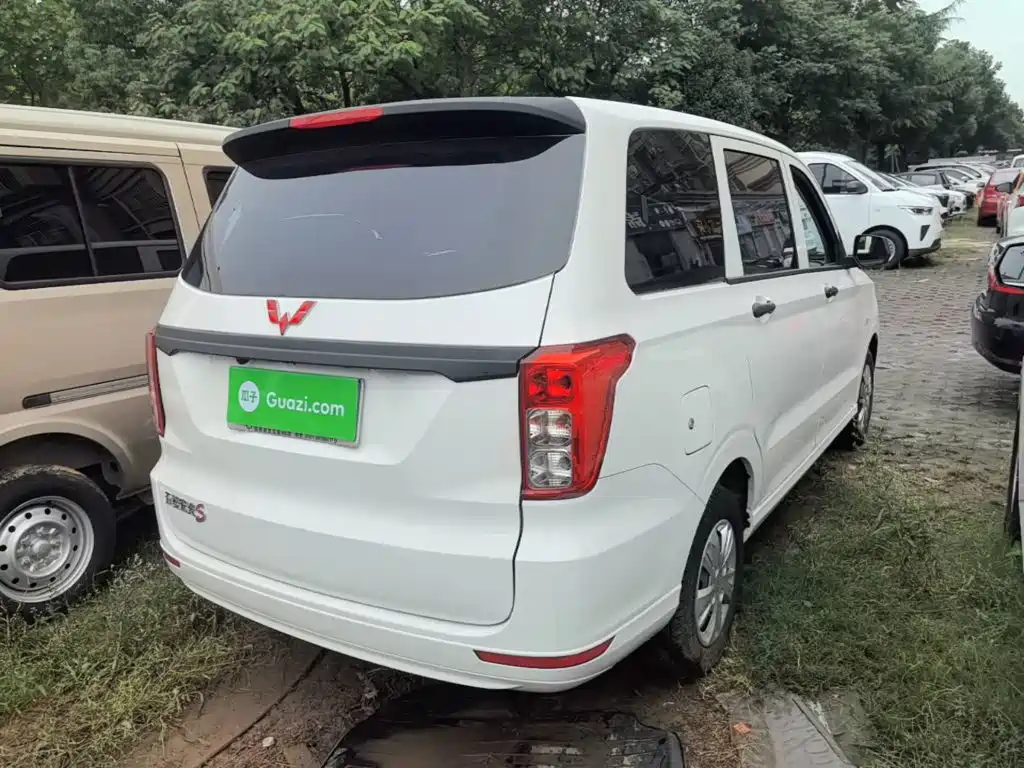 Wuling Hongguang — миниатюра 7