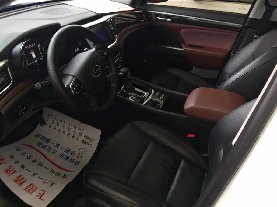 GAC GS8 2017 320T Luxury Smart Connect ( мест)