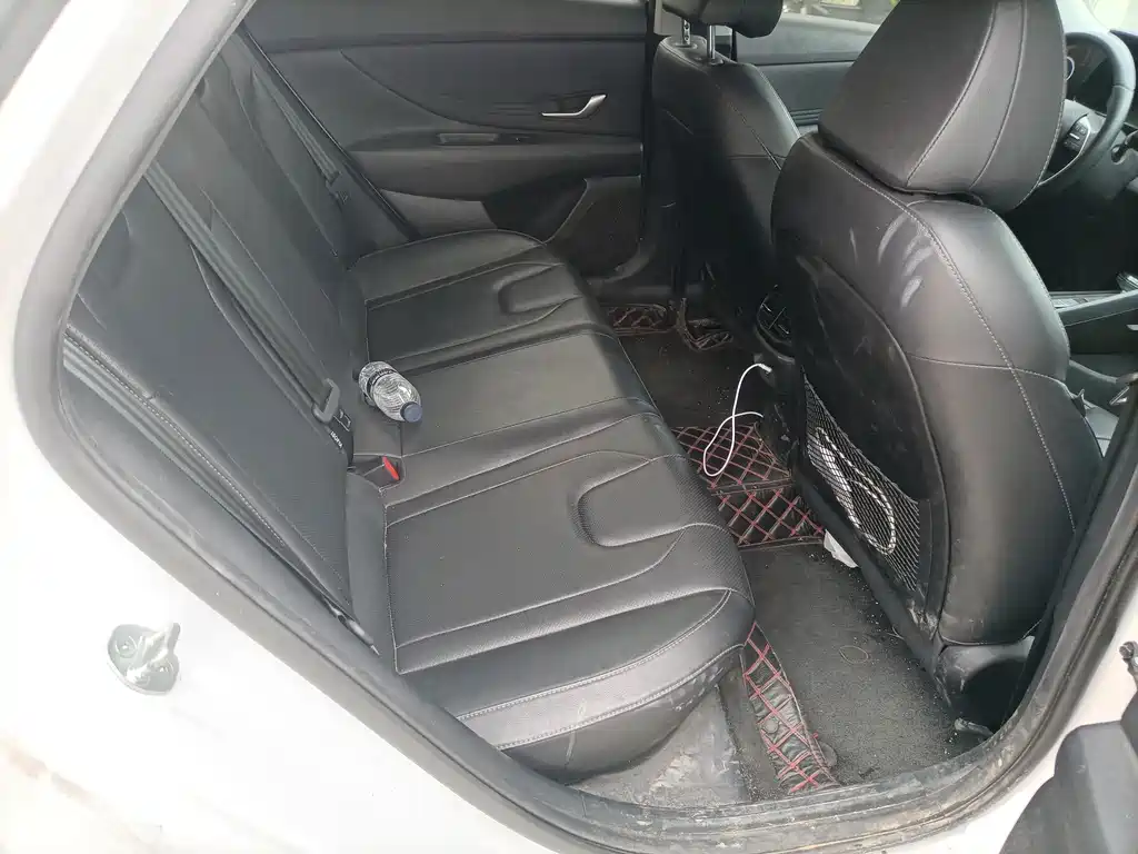 Hyundai Elantra — миниатюра 29