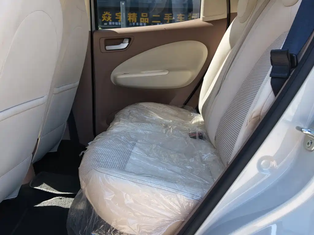 Wuling MINIEV — миниатюра 10