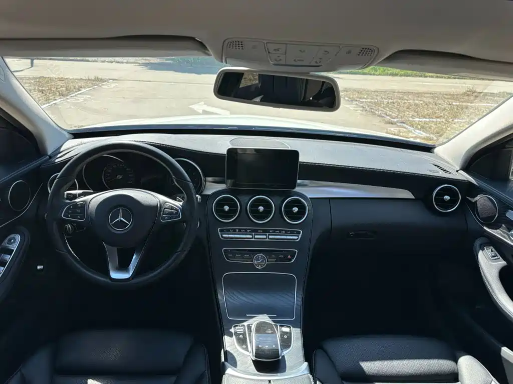Mercedes-Benz C-Class — миниатюра 10