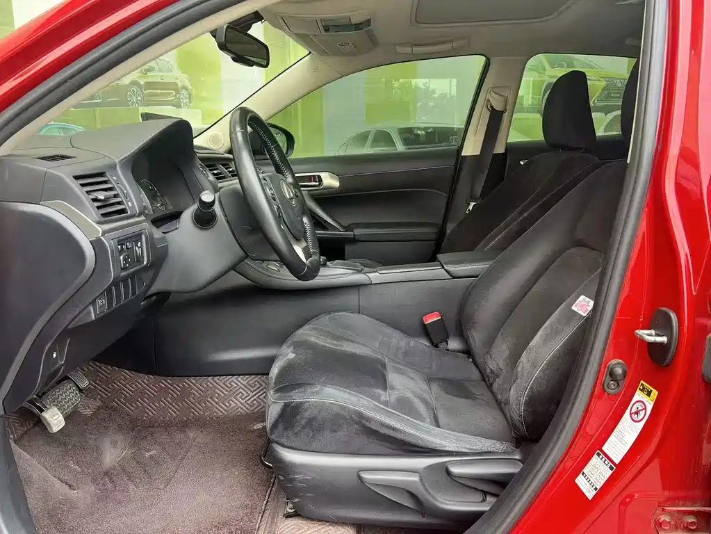 Lexus CT — миниатюра 6