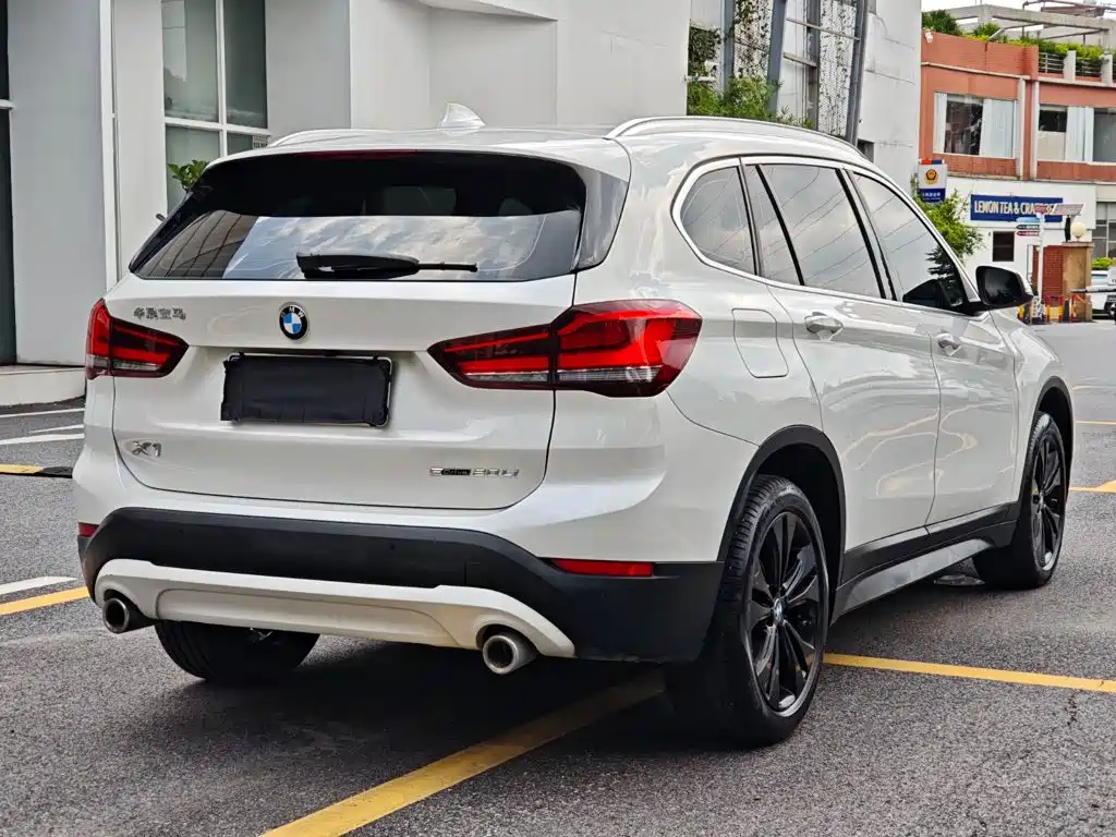 BMW X1 - фото 5