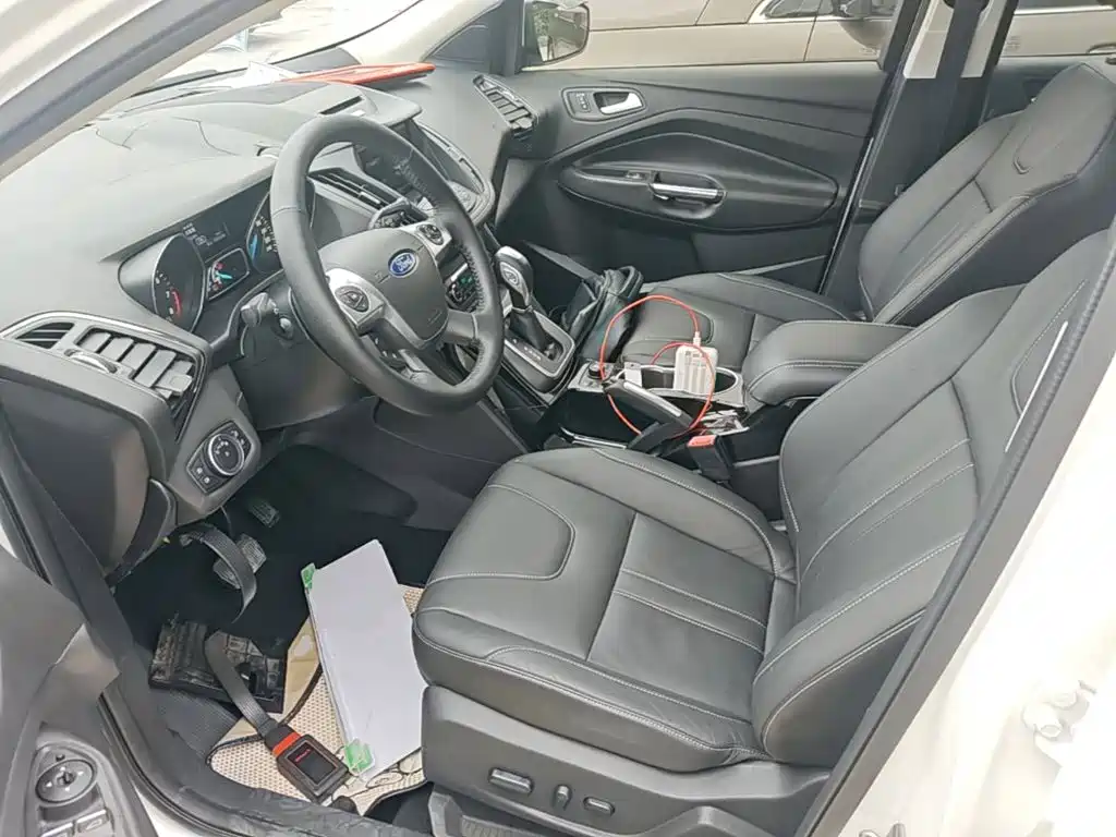 Ford Kuga — миниатюра 15