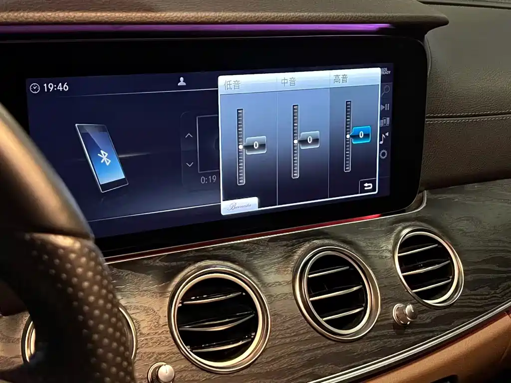 Mercedes-Benz E-Class — миниатюра 12
