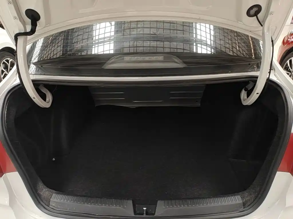 Volkswagen Santana — миниатюра 19