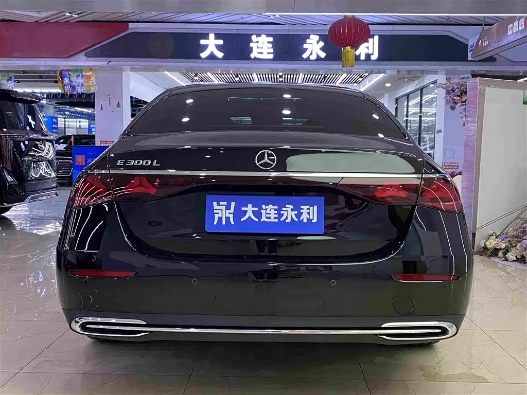 Mercedes-Benz E-Class — миниатюра 16