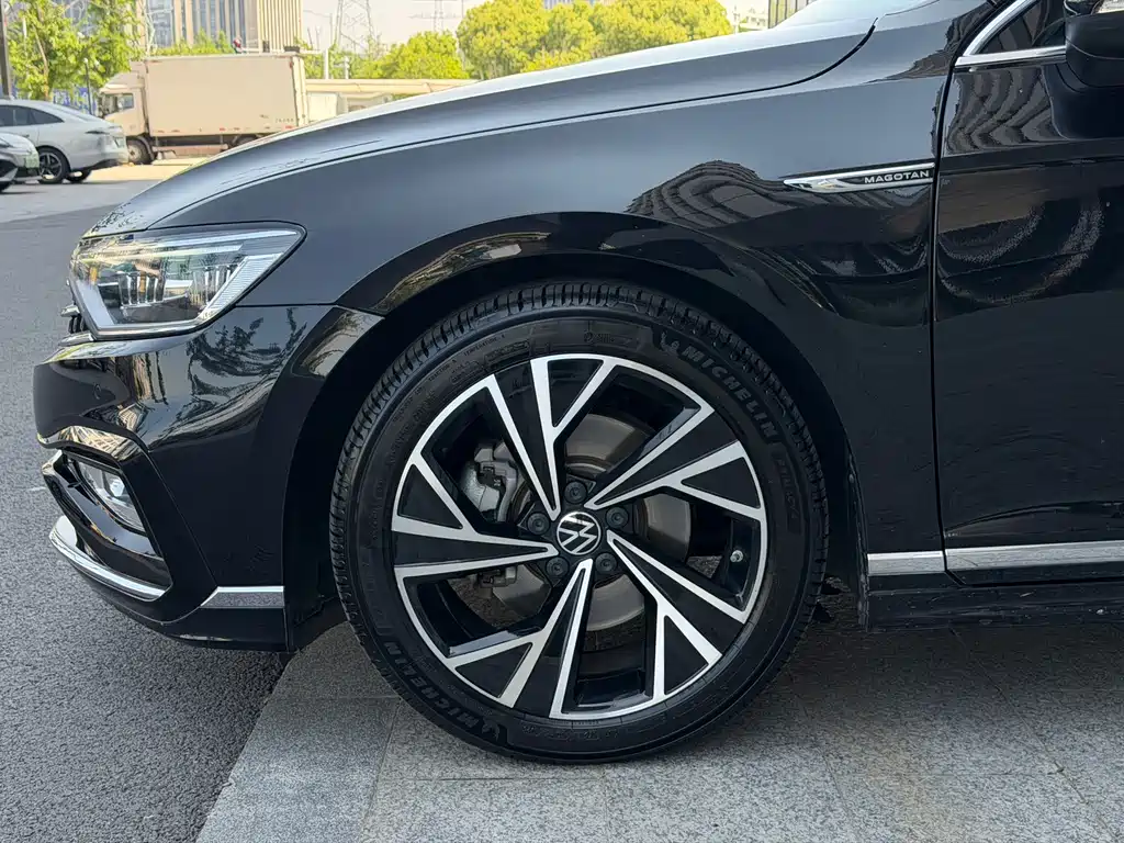 Volkswagen Magotan 2023 200 330TSI DSG Luxury