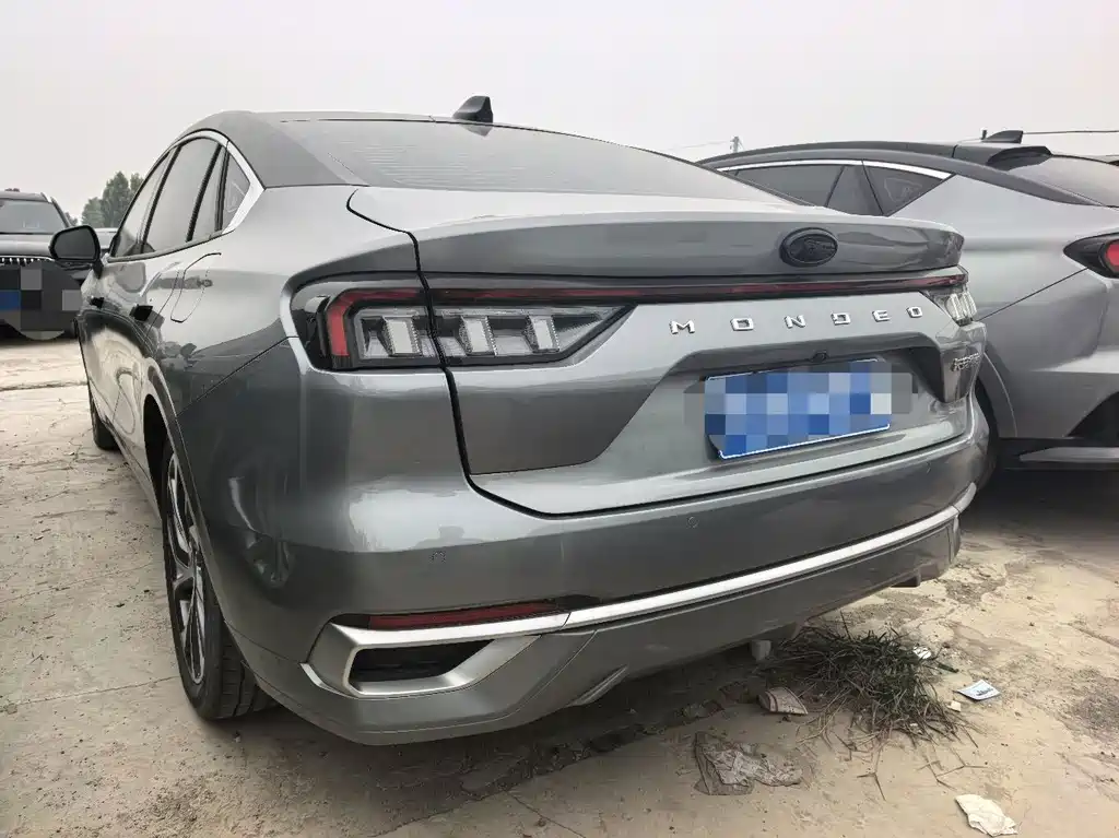 Ford Mondeo — миниатюра 8