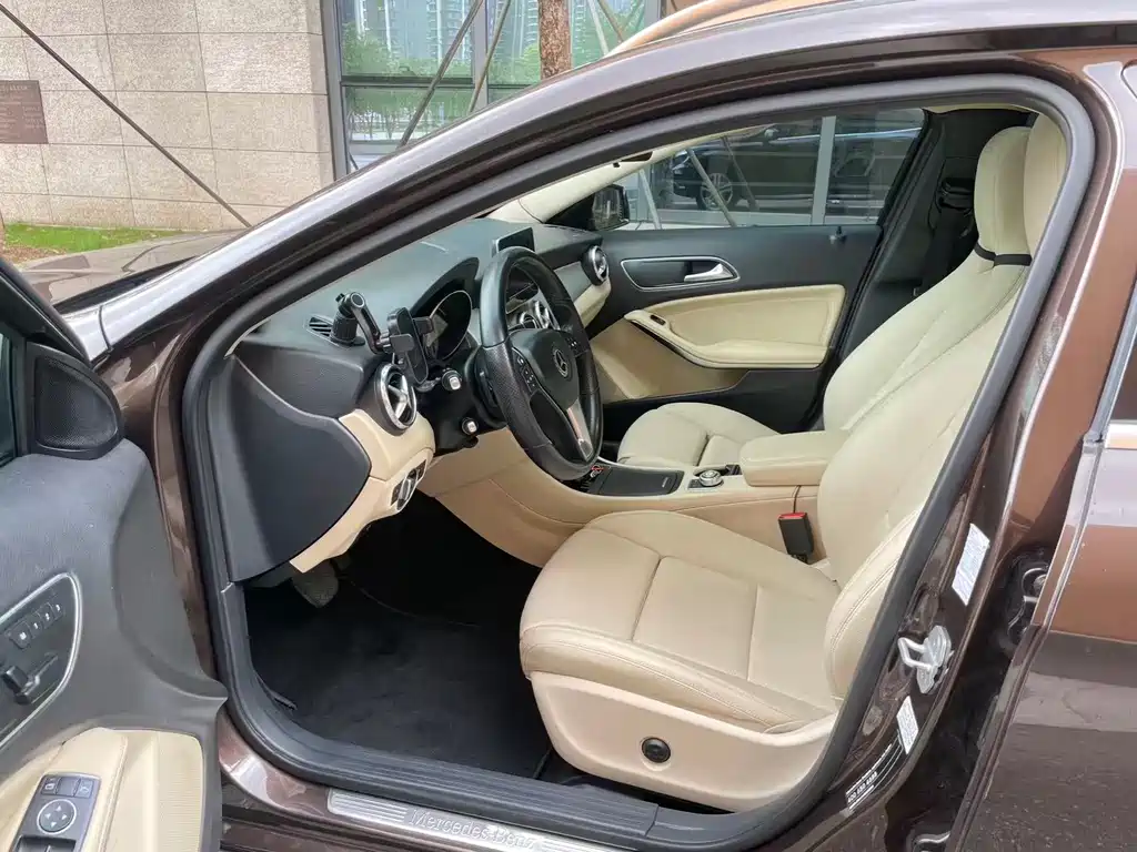Mercedes-Benz GLA — миниатюра 6