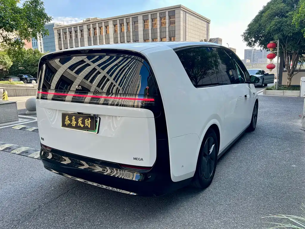 Li Auto Li MEGA — миниатюра 8