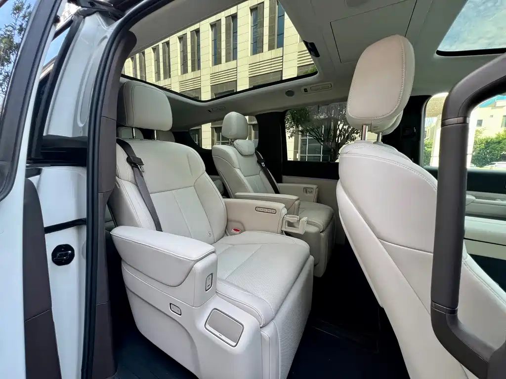 Li Auto Li MEGA — миниатюра 31