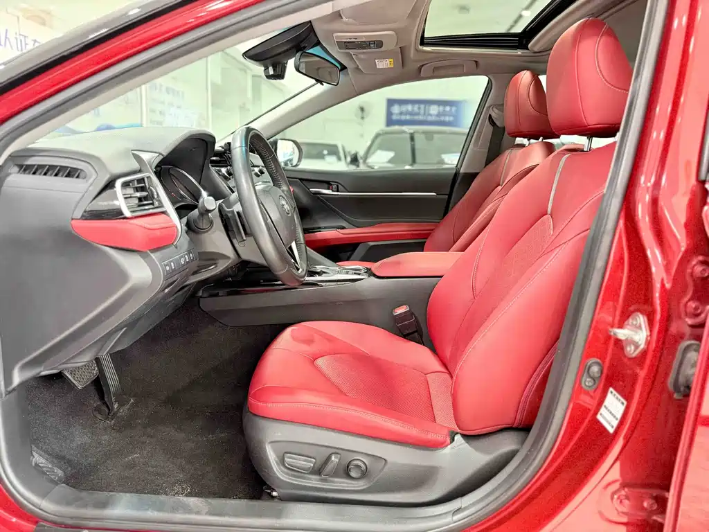 Toyota Camry — миниатюра 4