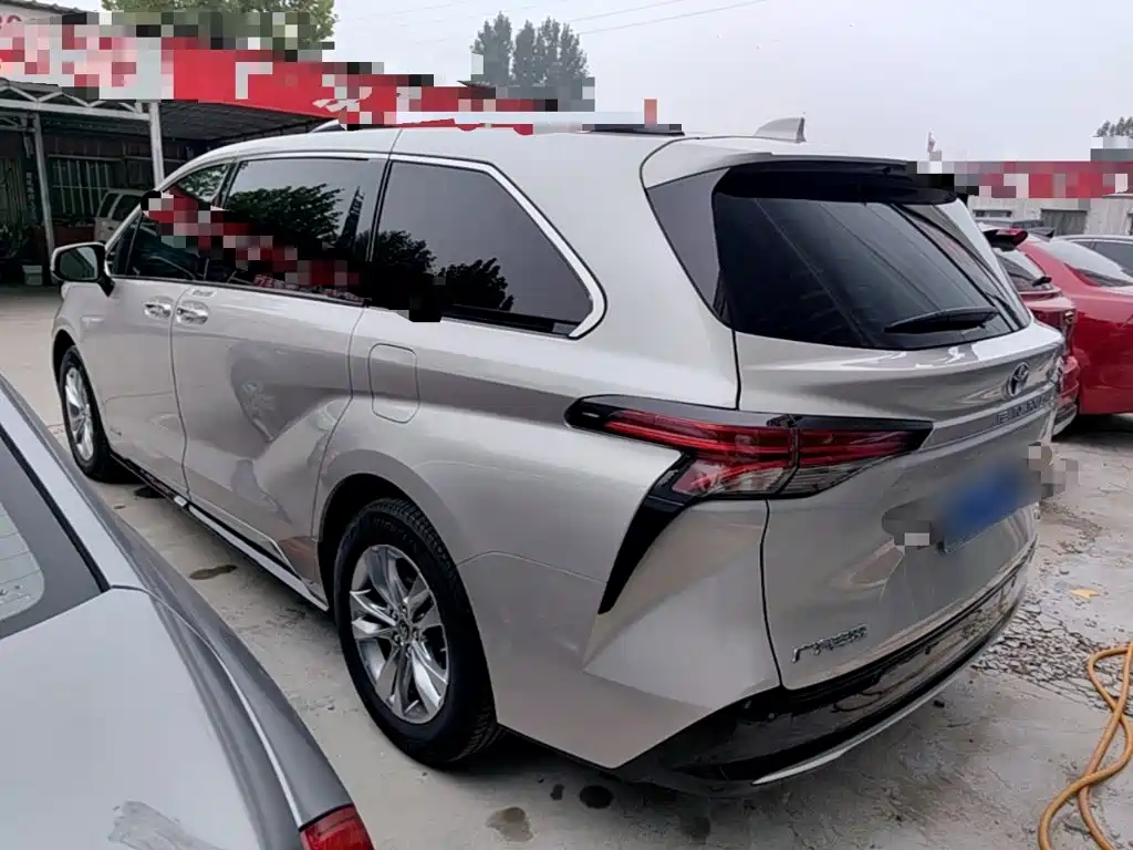 Toyota Sienna — миниатюра 5