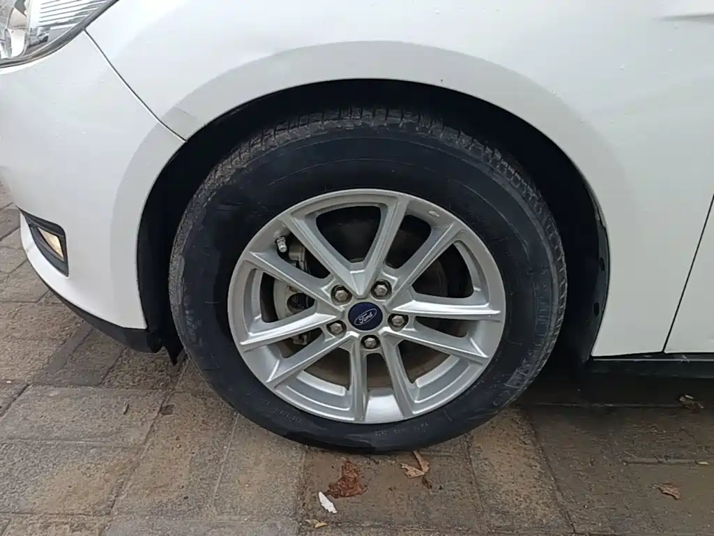 Ford Focus — миниатюра 23