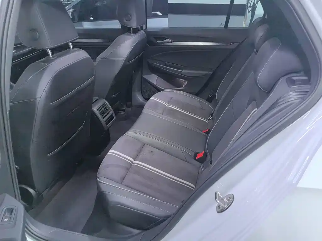 Volkswagen Golf — миниатюра 9