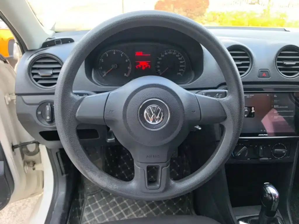 Volkswagen Jetta — миниатюра 11