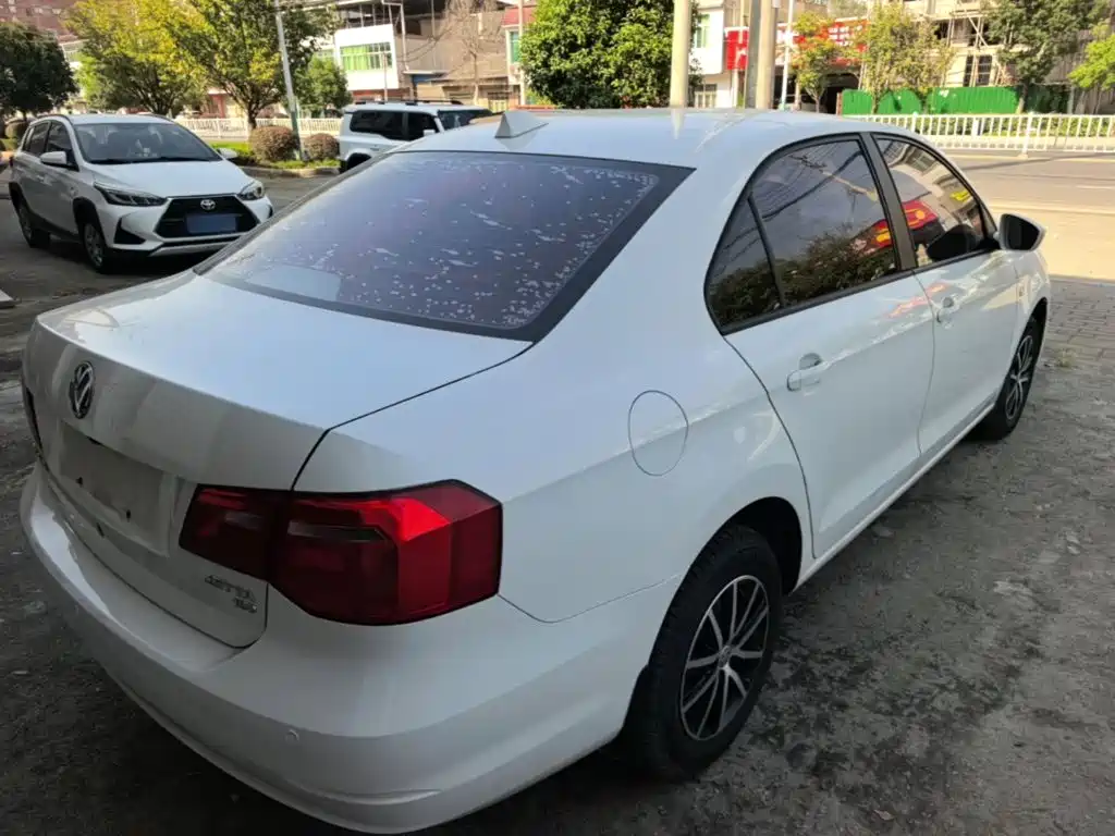 Volkswagen Jetta — миниатюра 7