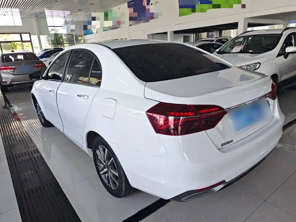 Geely Emgrand — миниатюра 5