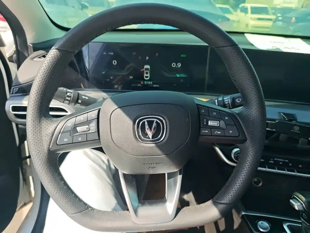 Changan Eado — миниатюра 4