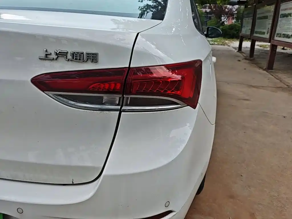 Buick Excelle — миниатюра 8