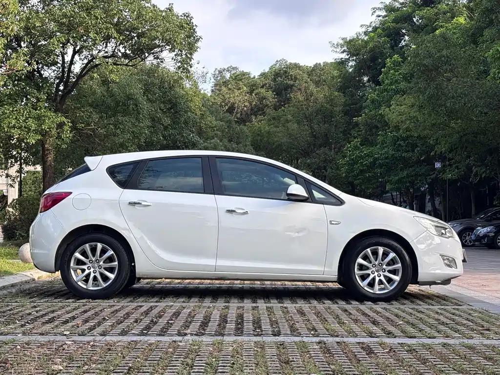 Buick Excelle — миниатюра 5