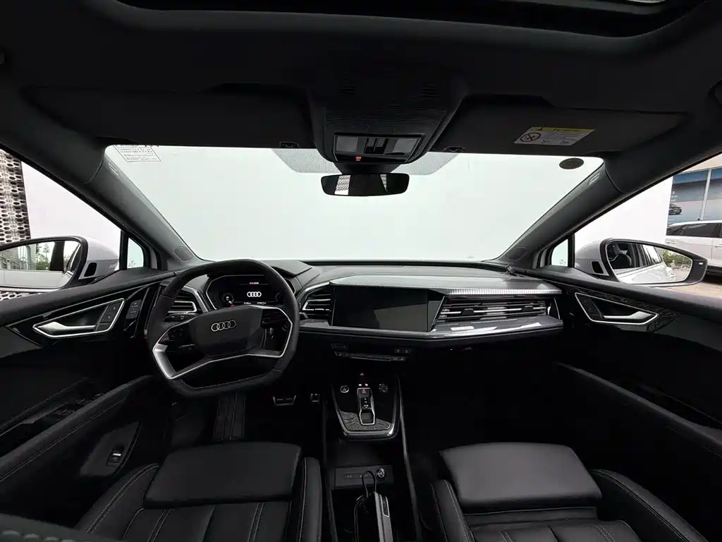 Audi Q4 e-tron — миниатюра 6