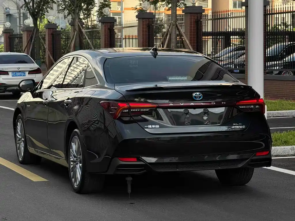 Toyota Avalon — миниатюра 3