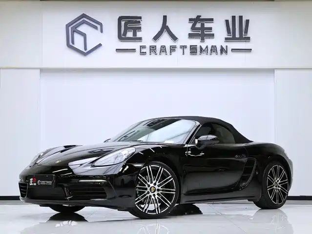 PORSCHE 718 2018