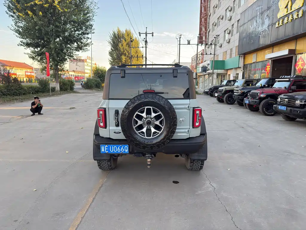 Ford Bronco — миниатюра 6