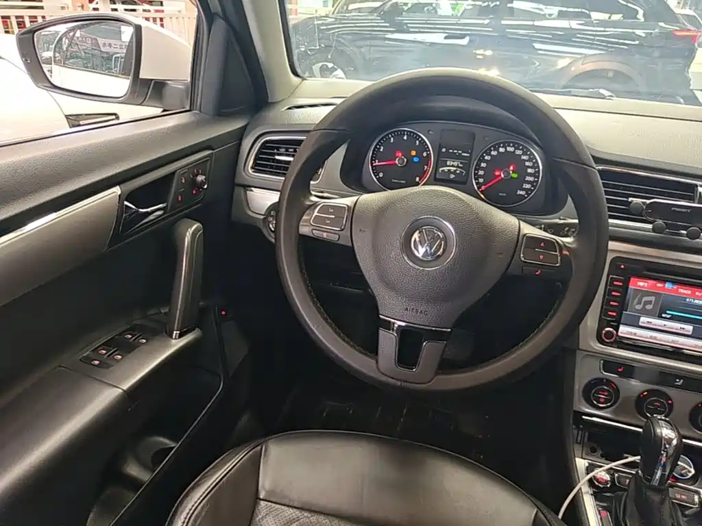 Volkswagen Lavida — миниатюра 11