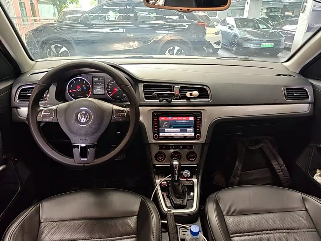 Volkswagen Lavida — миниатюра 10
