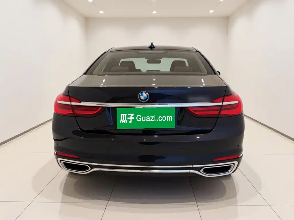 BMW 7 Series — миниатюра 5
