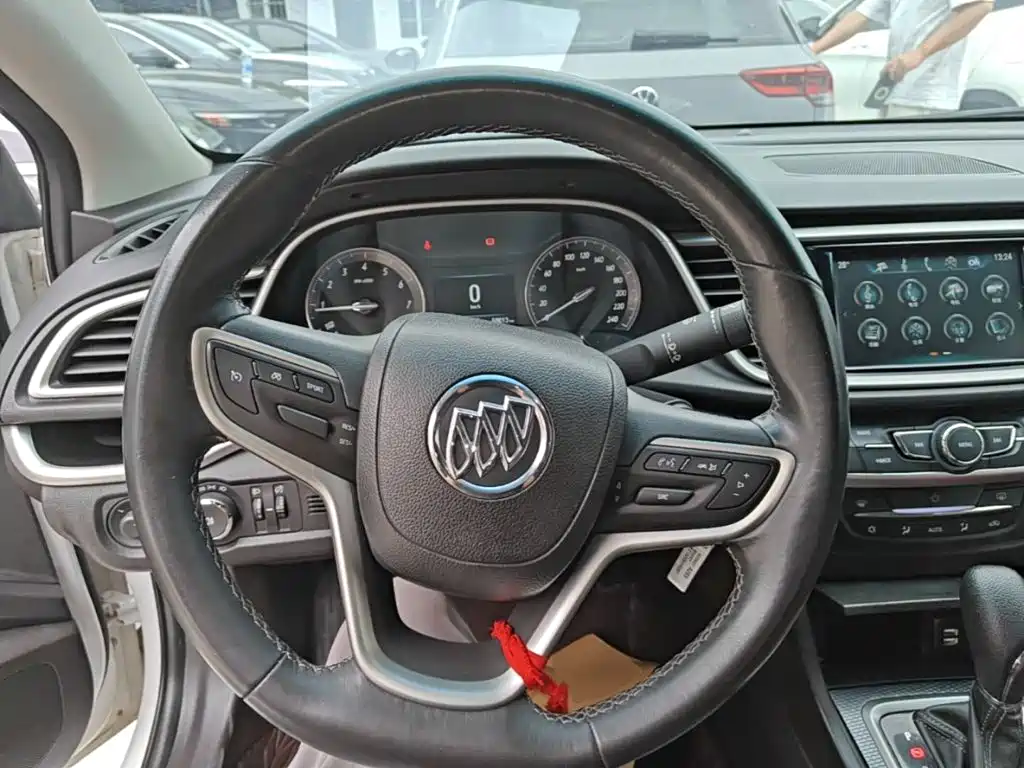 Buick Excelle — миниатюра 11