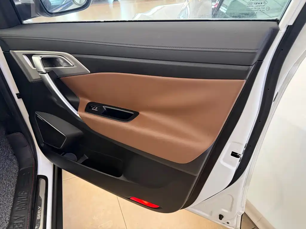 Geely Boyue — миниатюра 21