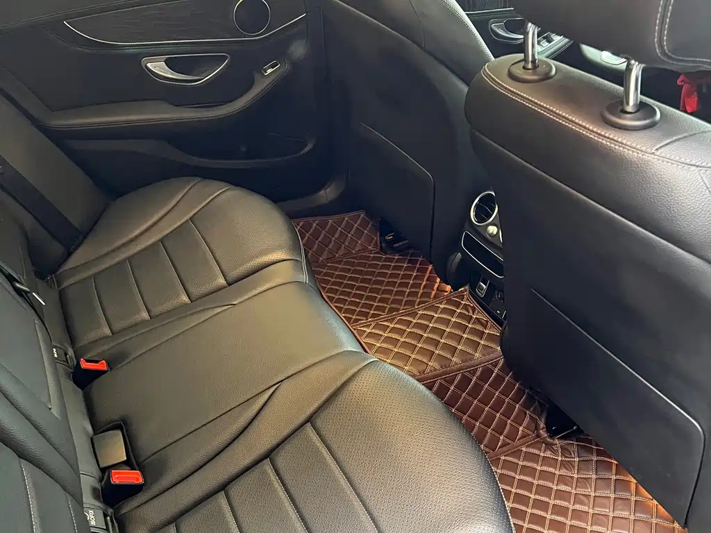 Mercedes-Benz C-Class — миниатюра 8