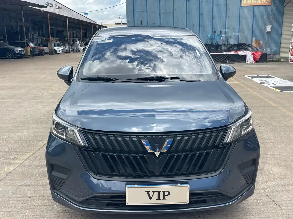 Wuling Jiachen 2022 1.5L MT Elite