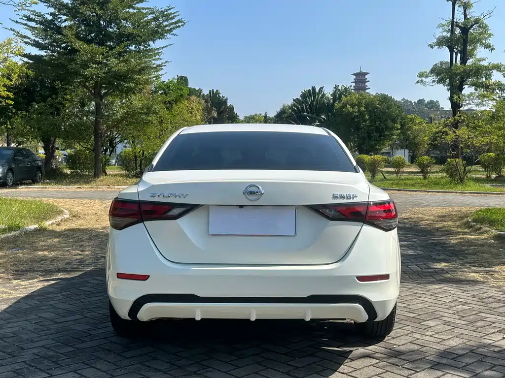 Nissan Sylphy — миниатюра 5
