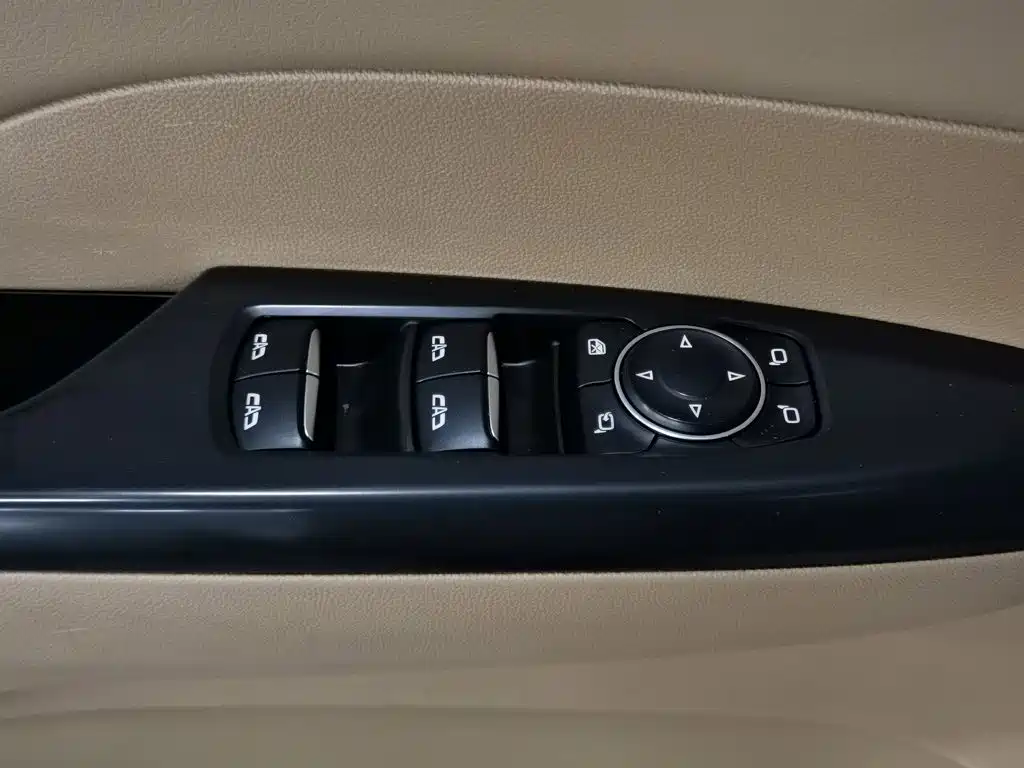 Buick GL8 — миниатюра 9